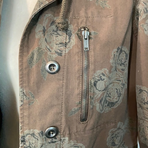 Van’s jacket - Picture 3 of 7